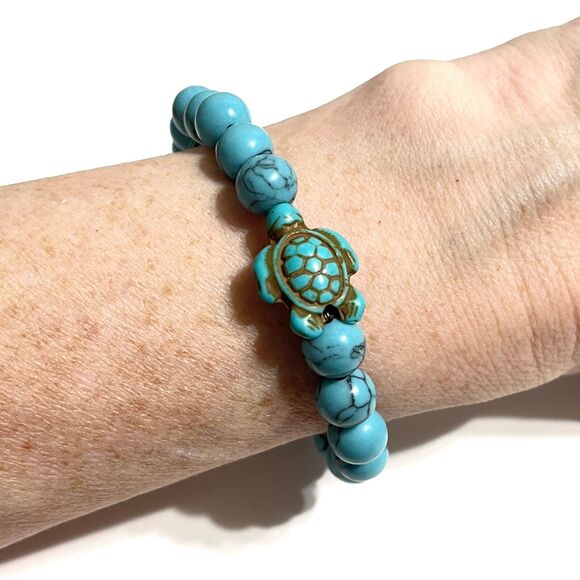 Sea Turtle Howlite Stone Beaded Stretch Bracelet Blue Simulated Turquoise Ocean - Picture 1 of 10
